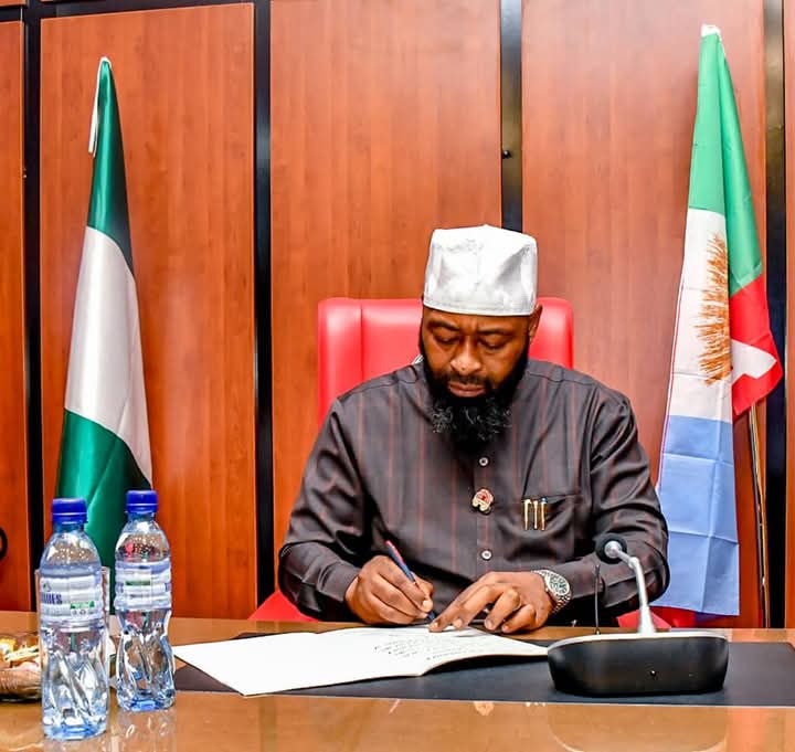 Governor Bago Commissions Annoor Jum’aat Mosque, Calls for Muslim Unity